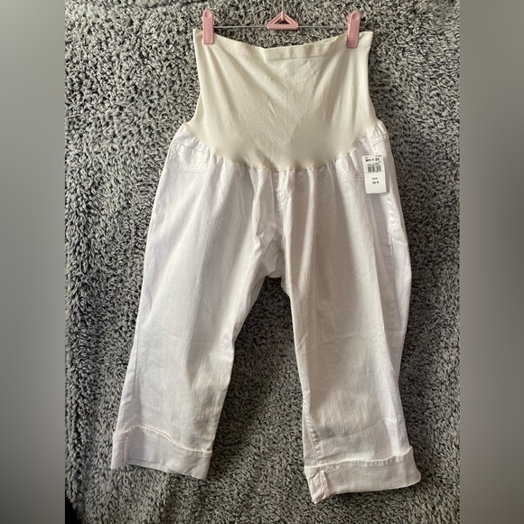 - NWT Women’s Maternity Crossover White Cropped Jeans Size 2X - Picture 10 of 14